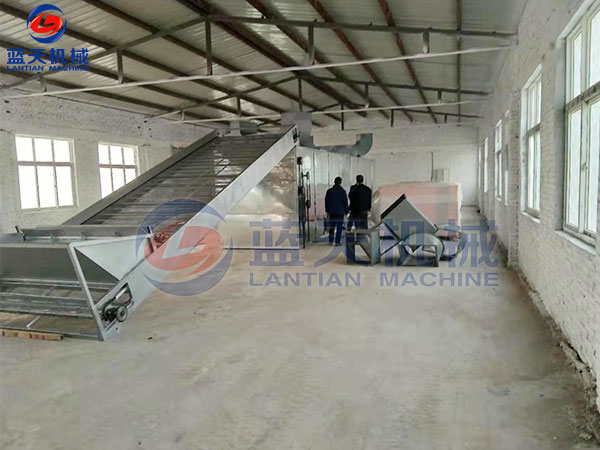 山東菏澤大型雞皮糙山藥烘干機安裝成功